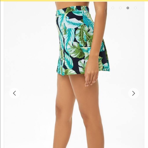 NWOT tropical mini skirt - Picture 3 of 4